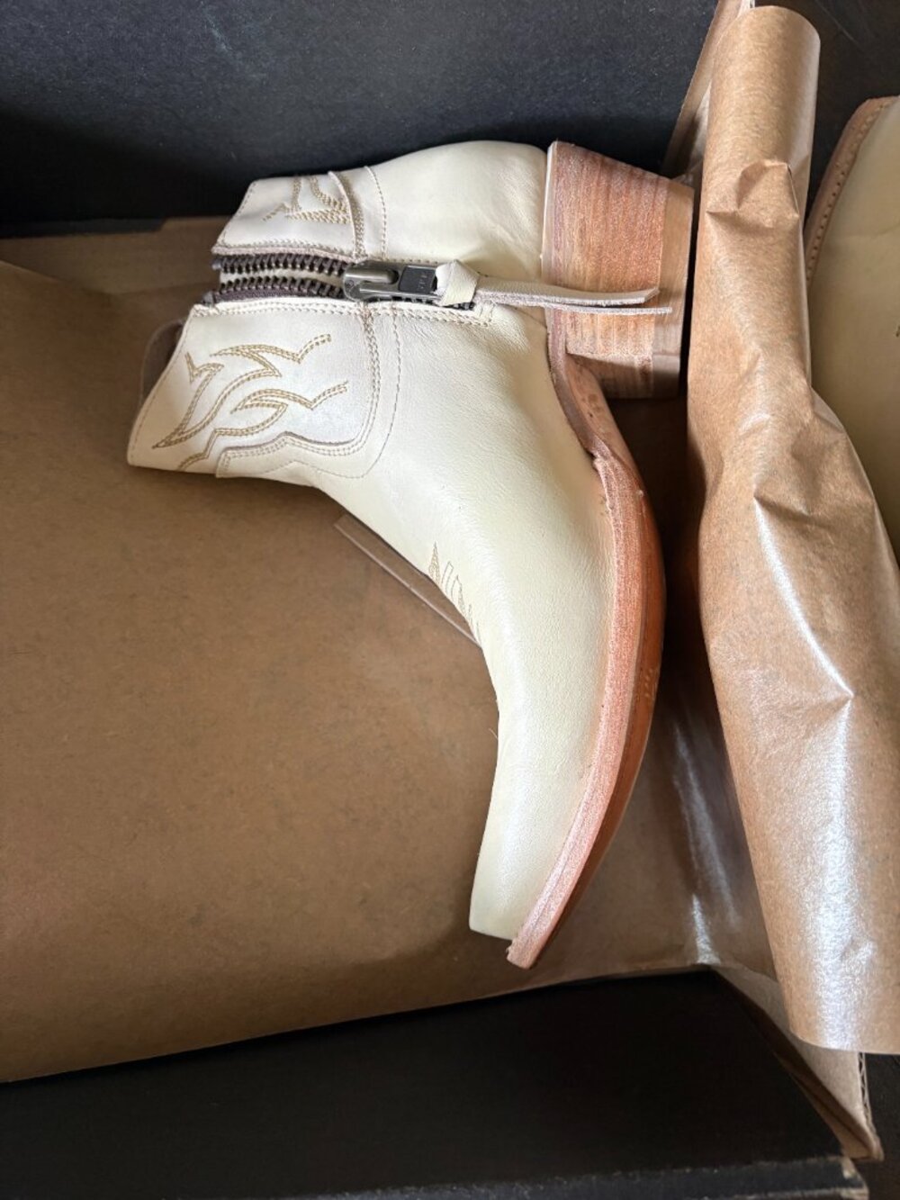 NEW Freebird Wolfie, Beige 8 - Picture 6 of 14